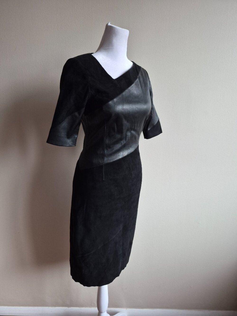 New Elie Tahari Black Suede & Leather Dress Size 0 - Picture 3 of 15